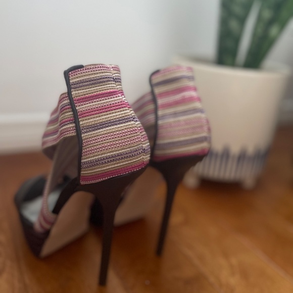 BEBE stiletto pump - Picture 2 of 4